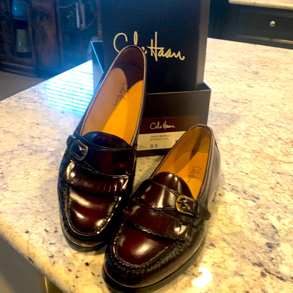 Brand New-Worn Once indoors. Cole Haan Pinch Buckle Burgundy Lea. Size 9.5 E Men